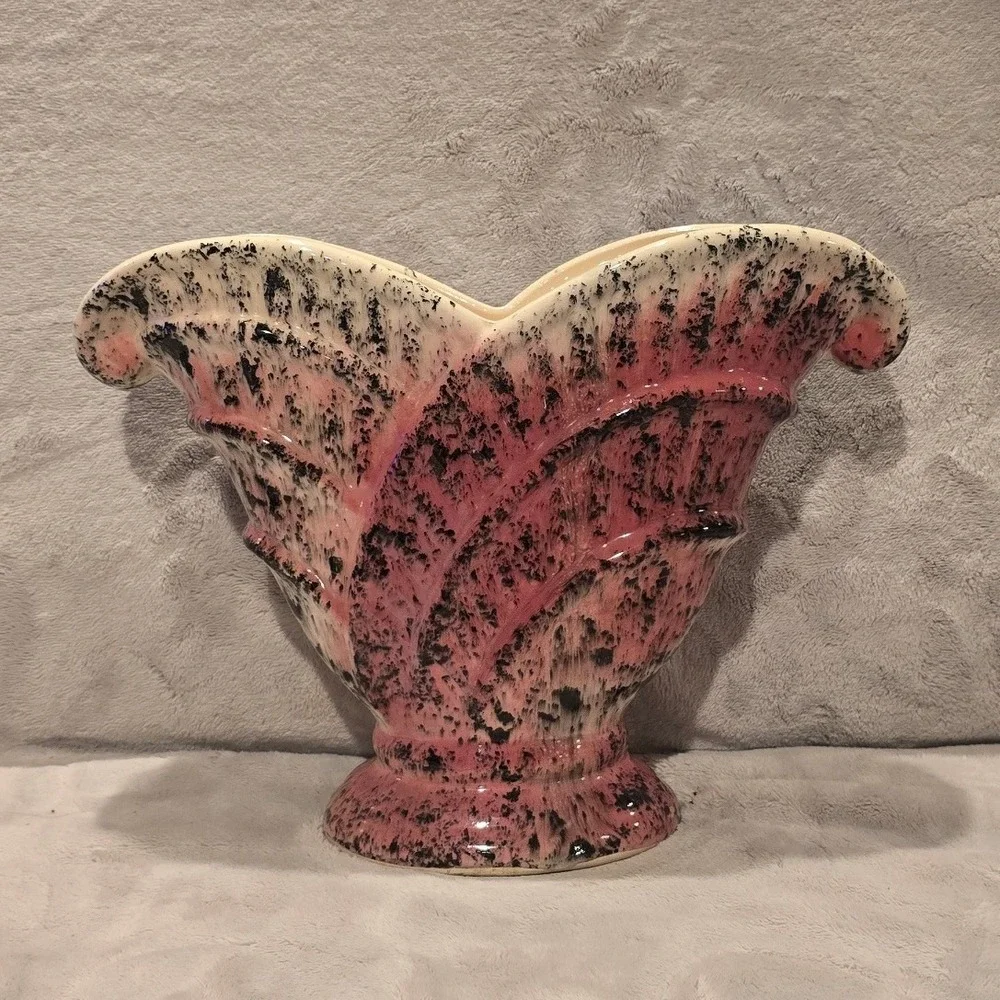 Vintage Mid Century Pink Black Splatter Ceramic Fan Vase Scalloped Leaf 1950 MCM